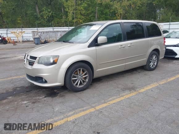 2014 Dodge Grand Caravan R/T with VIN 2C4RDGEGXER189716, listed as a IAAI auction lot 43299898 with 224,545 mi miles and . Bid and sale history available at DreamBid. Image 2.