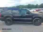 2007 Chevrolet Tahoe LT с VIN 1GNFC13077R260413, выставлен на аукционе IAAI как лот 42861652 с пробегом Не указан миль и . История ставок и продаж доступна на DreamBid. Изображение 13.