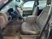 2004 Ford Explorer XLS with VIN 1FMZU62K34UB32886, listed as a Copart auction lot 85308905 with 181,918 mi miles and Salvage title. Bid and sale history available at DreamBid. Image 7.