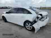 2015 Chevrolet Cruze LT z VIN 1G1PD5SBXF7199484, wystawiony jako Copart lot #63982425 z przebiegiem 97 856 mil mil oraz Szkoda całkowita • Salvage title. Historia ofert i sprzedaży dostępna na DreamBid. Obrazek 2.
