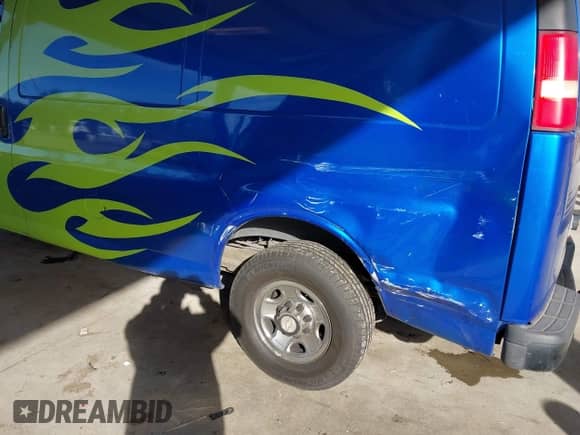 2006 Chevrolet Express Cargo z VIN 1GCHG35U261142400, wystawiony jako IAAI lot #43450147 z przebiegiem 204 900 mil mil oraz . Historia ofert i sprzedaży dostępna na DreamBid. Obrazek 6.