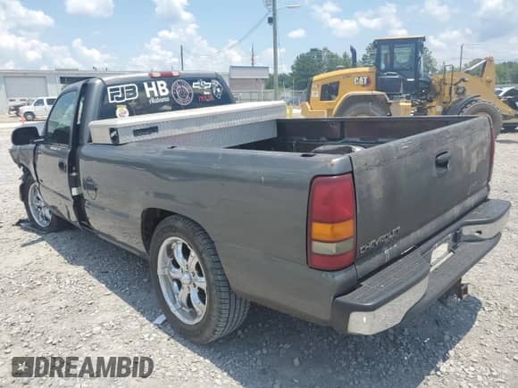 2000 Chevrolet Silverado 1500 with VIN 1GCEC14W8YE183552, listed as a Copart auction lot 62001675 with Not provided miles and Salvage title. Bid and sale history available at DreamBid. Image 2.
