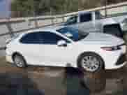 2021 Toyota Camry LE z VIN 4T1C11AKXMU406376, wystawiony jako IAAI lot #43445870 z przebiegiem 28 448 mil mil oraz . Historia ofert i sprzedaży dostępna na DreamBid. Obrazek 13.