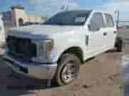 2019 Ford F-250 XL z VIN 1FD7W2A64KEF80365, wystawiony jako IAAI lot #42883066 z przebiegiem Nie podano mil oraz . Historia ofert i sprzedaży dostępna na DreamBid. Obrazek 2.