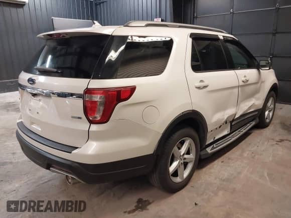 2018 Ford Explorer XLT с VIN 1FM5K7D89JGA54488, выставлен на аукционе IAAI как лот 42558280 с пробегом 56 106 миль миль и . История ставок и продаж доступна на DreamBid. Изображение 4.