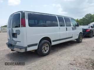 2002 Chevrolet Express с VIN 1GAHG39RX21104065, выставлен на аукционе IAAI как лот 42614855 с пробегом 200 952 миль миль и . История ставок и продаж доступна на DreamBid. Изображение 4.