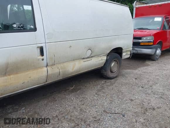 2006 Ford Econoline Cargo with VIN 1FTNE24W26HA14641, listed as a IAAI auction lot 42511489 with 341,226 mi miles and . Bid and sale history available at DreamBid. Image 16.