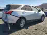 2021 Chevrolet Equinox LS z VIN 3GNAXHEVXMS141652, wystawiony jako Copart lot #71644165 z przebiegiem 77 388 mil mil oraz Szkoda całkowita • Salvage title. Historia ofert i sprzedaży dostępna na DreamBid. Obrazek 3.