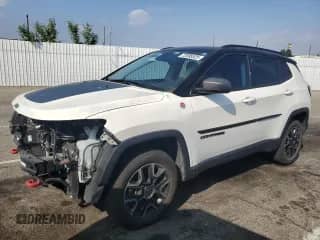2019 Jeep Compass Trailhawk с VIN 3C4NJDDB9KT754090, выставлен на аукционе Copart как лот 72095525 с пробегом 61 706 миль миль и Списание • Salvage title. История ставок и продаж доступна на DreamBid. Изображение 1.