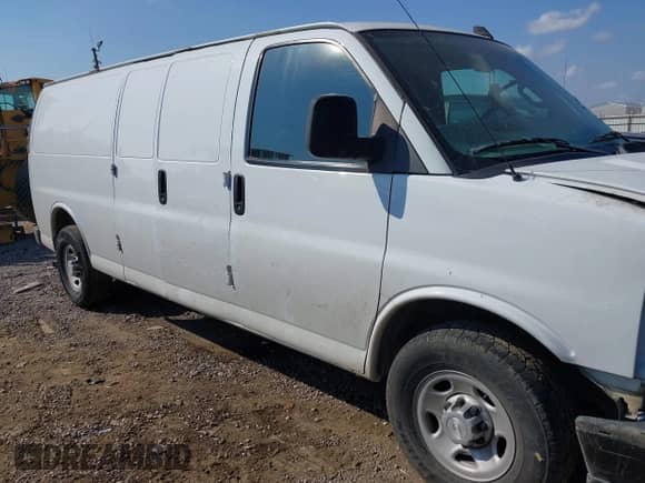 2019 Chevrolet Express Cargo z VIN 1GCWGBFPXK1171213, wystawiony jako IAAI lot #43226743 z przebiegiem 112 927 mil mil oraz . Historia ofert i sprzedaży dostępna na DreamBid. Obrazek 14.