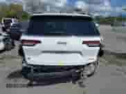 2023 Jeep Grand Cherokee Laredo z VIN 1C4RJJAG8P8790570, wystawiony jako IAAI lot #41490522 z przebiegiem 29 176 mil mil oraz . Historia ofert i sprzedaży dostępna na DreamBid. Obrazek 17.