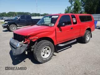 2000 Toyota Tacoma с VIN 4TAWN72N0YZ663844, выставлен на аукционе Copart как лот 60829855 с пробегом 133 024 миль миль и Списание • Salvage title. История ставок и продаж доступна на DreamBid. Изображение 1.