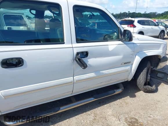 2004 Chevrolet Silverado 2500 LT с VIN 1GCGK23U94F217116, выставлен на аукционе IAAI как лот 42258809 с пробегом 158 678 миль миль и . История ставок и продаж доступна на DreamBid. Изображение 18.