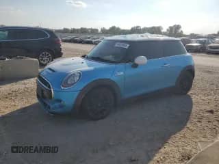 2017 MINI Hardtop Cooper S z VIN WMWXP7C57H2A44765, wystawiony jako Copart lot #84923655 z przebiegiem Nie podano mil oraz Szkoda całkowita • Salvage title. Historia ofert i sprzedaży dostępna na DreamBid. Obrazek 1.