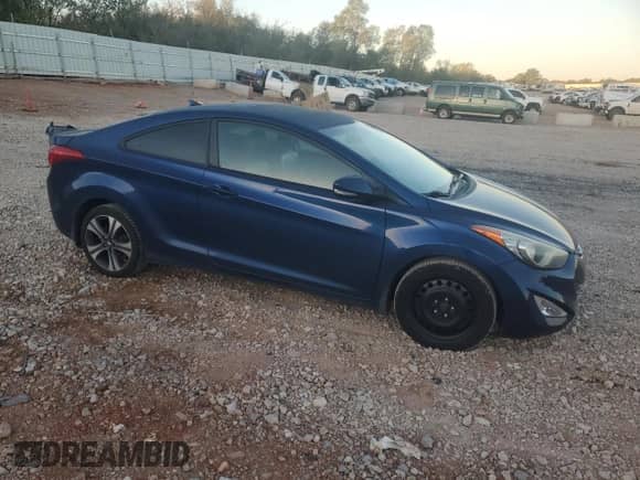 2013 Hyundai Elantra SE z VIN KMHDH6AE8DU002452, wystawiony jako Copart lot #82541515 z przebiegiem 249 513 mil mil oraz Czysty tytuł • Clean title. Historia ofert i sprzedaży dostępna na DreamBid. Obrazek 4.