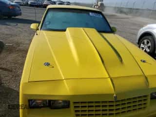 1987 Chevrolet Monte Carlo z VIN 1G1GZ11G1HP127793, wystawiony jako Copart lot #75700654 z przebiegiem 99 478 mil mil oraz Szkoda całkowita • Salvage title. Historia ofert i sprzedaży dostępna na DreamBid. Obrazek 5.