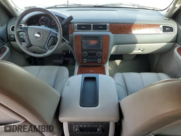 2008 Chevrolet Tahoe 1LT z VIN 1GNFK13078R178475, wystawiony jako Copart lot #81240715 z przebiegiem 216 561 mil mil oraz Szkoda całkowita • Salvage title. Historia ofert i sprzedaży dostępna na DreamBid. Obrazek 8.