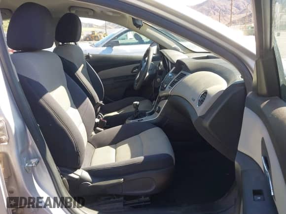 2013 Chevrolet Cruze LS с VIN 1G1PB5SG8D7173089, выставлен на аукционе IAAI как лот 43526490 с пробегом 211 251 миль миль и . История ставок и продаж доступна на DreamBid. Изображение 5.