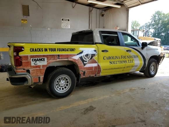 2021 Chevrolet Silverado 1500 Work Truck z VIN 3GCPWAEF0MG334207, wystawiony jako Copart lot #68634024 z przebiegiem 111 338 mil mil oraz Szkoda całkowita • Salvage title. Historia ofert i sprzedaży dostępna na DreamBid. Obrazek 3.