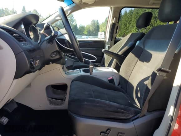 2013 Dodge Grand Caravan Crew with VIN 2C4RDGDGXDR507205, listed as a Copart auction lot 70234215 with 160,713 mi miles and Clean title. Bid and sale history available at DreamBid. Image 7.