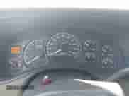 2002 Chevrolet Silverado 2500HD LS z VIN 1GCHK29U52E100907, wystawiony jako IAAI lot #43367324 z przebiegiem 119 213 mil mil oraz . Historia ofert i sprzedaży dostępna na DreamBid. Obrazek 7.