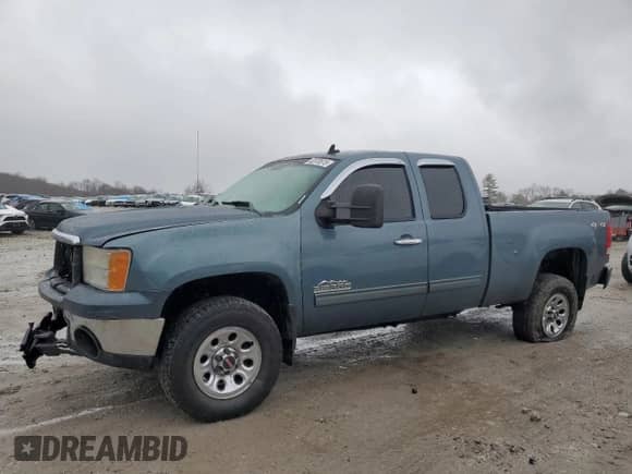 2011 GMC Sierra 1500 SL z VIN 1GTR2UEA4BZ370165, wystawiony jako Copart lot #52070615 z przebiegiem 192 528 mil mil oraz Szkoda całkowita • Salvage title. Historia ofert i sprzedaży dostępna na DreamBid. Obrazek 1.