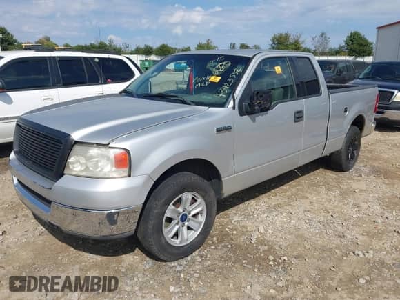 2004 Ford F-150 STX with VIN 1FTRX12W64NA16500, listed as a IAAI auction lot 43423552 with 283,577 mi miles and . Bid and sale history available at DreamBid. Image 2.