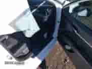 2020 Toyota Camry SE z VIN 4T1G11AK5LU380494, wystawiony jako IAAI lot #43567593 z przebiegiem 13 112 mil mil oraz . Historia ofert i sprzedaży dostępna na DreamBid. Obrazek 5.