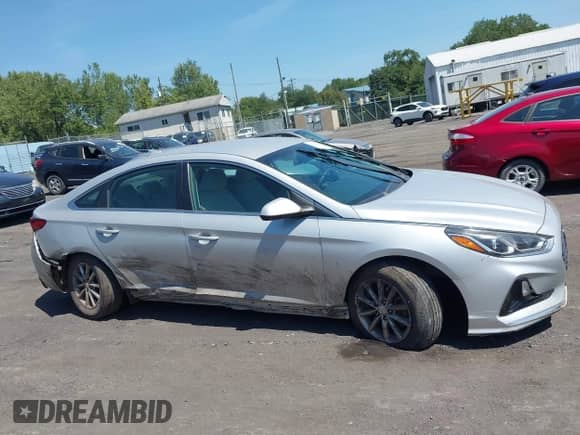 2019 Hyundai Sonata SE с VIN 5NPE24AF0KH754628, выставлен на аукционе IAAI как лот 42955457 с пробегом 62 313 миль миль и . История ставок и продаж доступна на DreamBid. Изображение 13.