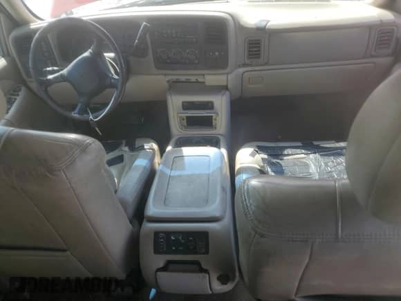 2002 Chevrolet Suburban LT с VIN 1GNFK16Z72J193641, выставлен на аукционе Copart как лот 62131905 с пробегом 339 523 миль миль и Списание • Salvage title. История ставок и продаж доступна на DreamBid. Изображение 8.