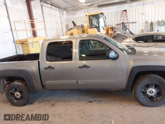 2007 Chevrolet Silverado 1500 LS с VIN 2GCEK13C571501993, выставлен на аукционе IAAI как лот 41984825 с пробегом Не указан миль и . История ставок и продаж доступна на DreamBid. Изображение 13.