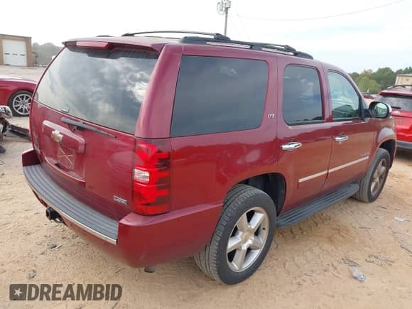 2009 Chevrolet Tahoe LTZ с VIN 1GNFK33049R132583, выставлен на аукционе IAAI как лот 43167001 с пробегом 266 629 миль миль и . История ставок и продаж доступна на DreamBid. Изображение 4.