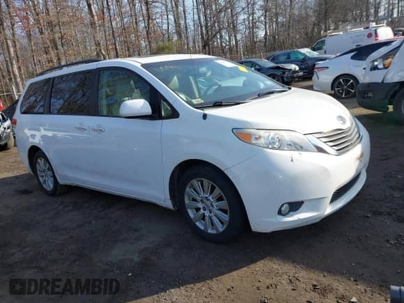 2014 Toyota Sienna Limited с VIN 5TDDK3DC9ES081022, выставлен на аукционе IAAI как лот 41183921 с пробегом Не указан миль и . История ставок и продаж доступна на DreamBid. Изображение 1.