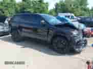 2018 Jeep Grand Cherokee Upland z VIN 1C4RJFAG2JC350975, wystawiony jako IAAI lot #42612836 z przebiegiem 148 435 mil mil oraz . Historia ofert i sprzedaży dostępna na DreamBid. Obrazek 1.