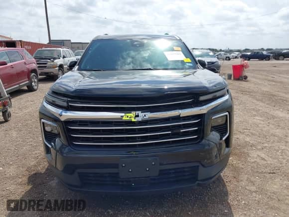 2024 Chevrolet Traverse FWD LT z VIN 1GNERGKS1RJ199710, wystawiony jako IAAI lot #42037681 z przebiegiem 18 989 mil mil oraz . Historia ofert i sprzedaży dostępna na DreamBid. Obrazek 12.