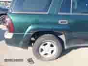 2002 Chevrolet TrailBlazer LTZ z VIN 1GNDT13S822352611, wystawiony jako IAAI lot #42818024 z przebiegiem 196 858 mil mil oraz . Historia ofert i sprzedaży dostępna na DreamBid. Obrazek 19.