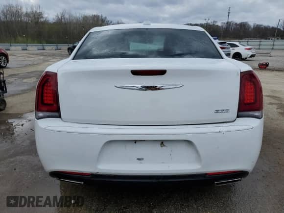 2020 Chrysler 300 Touring с VIN 2C3CCAAGXLH128336, выставлен на аукционе Copart как лот 51524345 с пробегом 81 132 миль миль и На запчасти • Non repairable. История ставок и продаж доступна на DreamBid. Изображение 6.