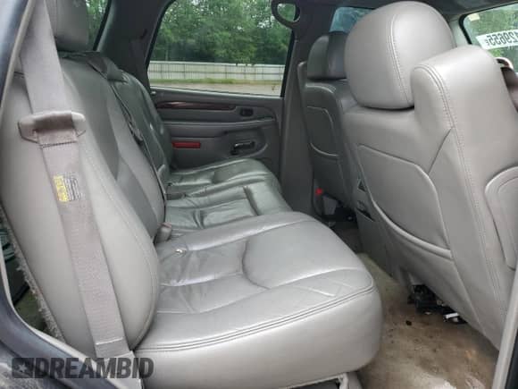 2004 Cadillac Escalade with VIN 1GYEC63T54R223958, listed as a Copart auction lot 56129655 with 205,062 mi miles and Clean title. Bid and sale history available at DreamBid. Image 11.