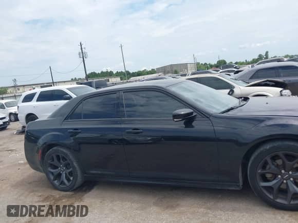 2023 Chrysler 300 Touring L с VIN 2C3CCADG5PH525180, выставлен на аукционе IAAI как лот 42892246 с пробегом 47 437 миль миль и . История ставок и продаж доступна на DreamBid. Изображение 14.