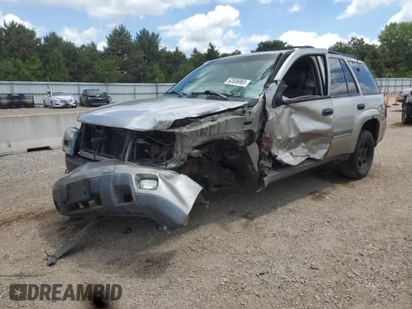 2002 Chevrolet TrailBlazer LTZ с VIN 1GNDT13S622104664, выставлен на аукционе Copart как лот 62836965 с пробегом Не указан миль и Списание • Salvage title. История ставок и продаж доступна на DreamBid. Изображение 1.