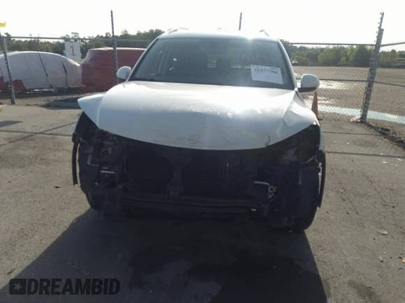 2017 Volkswagen Tiguan Wolfsburg Edition z VIN WVGRV7AXXHW509109, wystawiony jako IAAI lot #42477386 z przebiegiem 77 645 mil mil oraz . Historia ofert i sprzedaży dostępna na DreamBid. Obrazek 13.