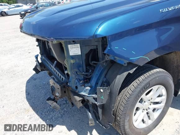 2020 Chevrolet Silverado 1500 LT z VIN 3GCUYDED7LG406452, wystawiony jako IAAI lot #42308927 z przebiegiem 69 126 mil mil oraz . Historia ofert i sprzedaży dostępna na DreamBid. Obrazek 18.