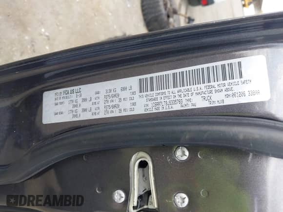 2018 Ram 1500 Big Horn z VIN 1C6RR7LT9JS335783, wystawiony jako IAAI lot #42812085 z przebiegiem 91 239 mil mil oraz . Historia ofert i sprzedaży dostępna na DreamBid. Obrazek 9.