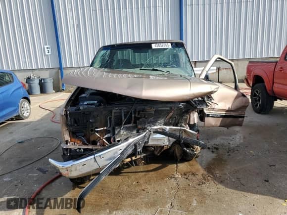 1997 Chevrolet Silverado 2500 z VIN 1GCGC29RXVE244557, wystawiony jako Copart lot #45852655 z przebiegiem 235 254 mil mil oraz Nie do naprawy • Non repairable. Historia ofert i sprzedaży dostępna na DreamBid. Obrazek 5.