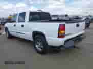 2005 GMC Sierra 1500 SLE z VIN 2GTEC13T551142607, wystawiony jako IAAI lot #41904973 z przebiegiem 378 534 mil mil oraz . Historia ofert i sprzedaży dostępna na DreamBid. Obrazek 3.