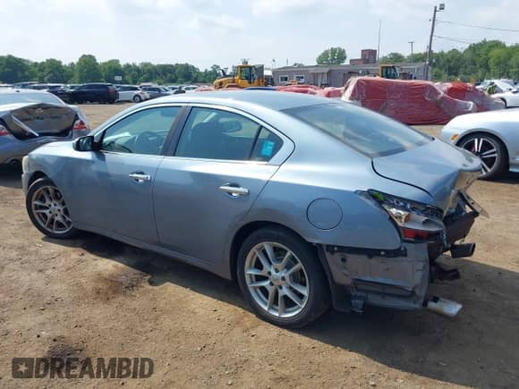 2012 Nissan Maxima SV z VIN 1N4AA5AP8CC842412, wystawiony jako IAAI lot #42798799 z przebiegiem 142 431 mil mil oraz . Historia ofert i sprzedaży dostępna na DreamBid. Obrazek 17.