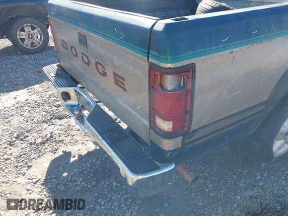 1993 Dodge Dakota S с VIN 1B7FL26X8PS234273, выставлен на аукционе IAAI как лот 41874966 с пробегом 195 048 миль миль и . История ставок и продаж доступна на DreamBid. Изображение 6.