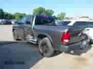 2019 Ram 1500 Warlock z VIN 1C6RR7GT1KS725613, wystawiony jako IAAI lot #42558390 z przebiegiem 38 589 mil mil oraz . Historia ofert i sprzedaży dostępna na DreamBid. Obrazek 3.