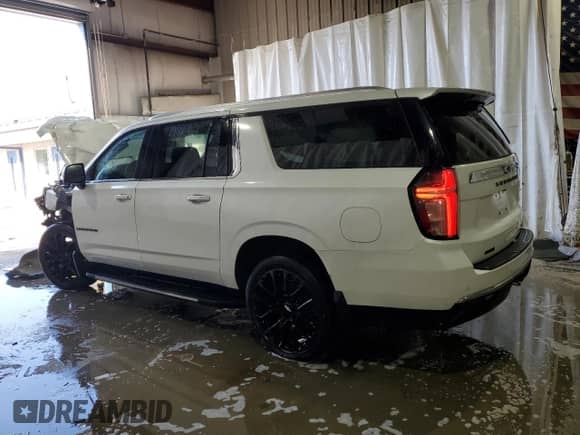 2022 Chevrolet Suburban LT с VIN 1GNSKCKT8NR310340, выставлен на аукционе Copart как лот 70547284 с пробегом 39 024 миль миль и Списание • Salvage title. История ставок и продаж доступна на DreamBid. Изображение 2.