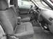 2003 Nissan Frontier XE с VIN 1N6DD26TX3C439032, выставлен на аукционе Copart как лот 86320175 с пробегом 214 552 миль миль и Списание • Salvage title. История ставок и продаж доступна на DreamBid. Изображение 7.